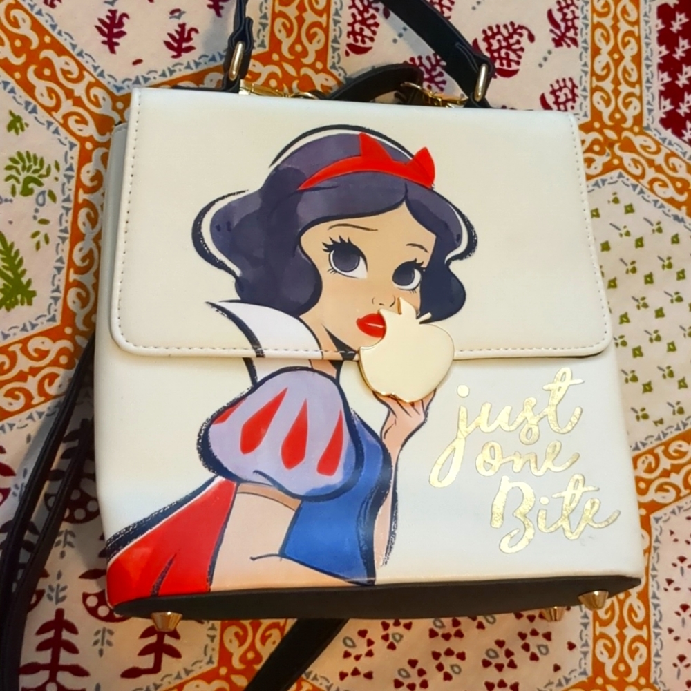 Snowhite handbag